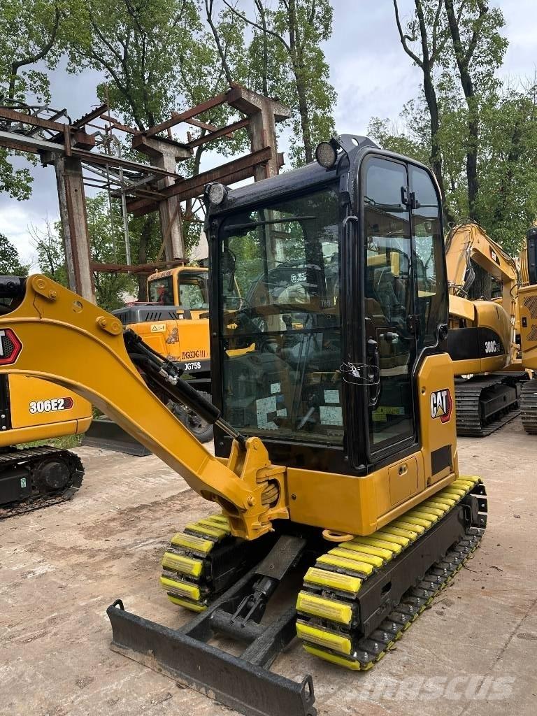 CAT CAT302 Mini pelle < 7t