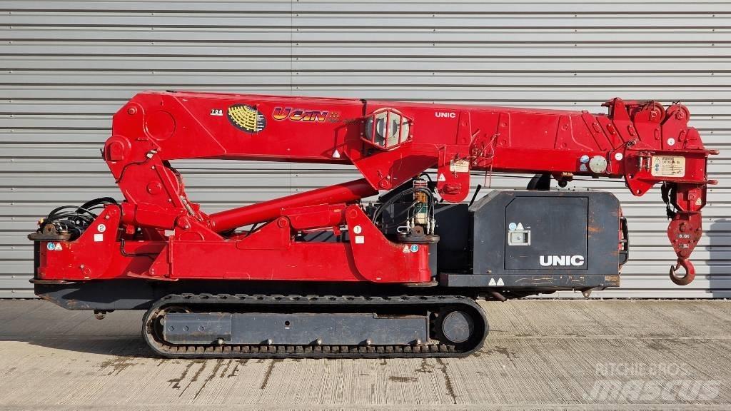 Unic URW 706 Mini grue