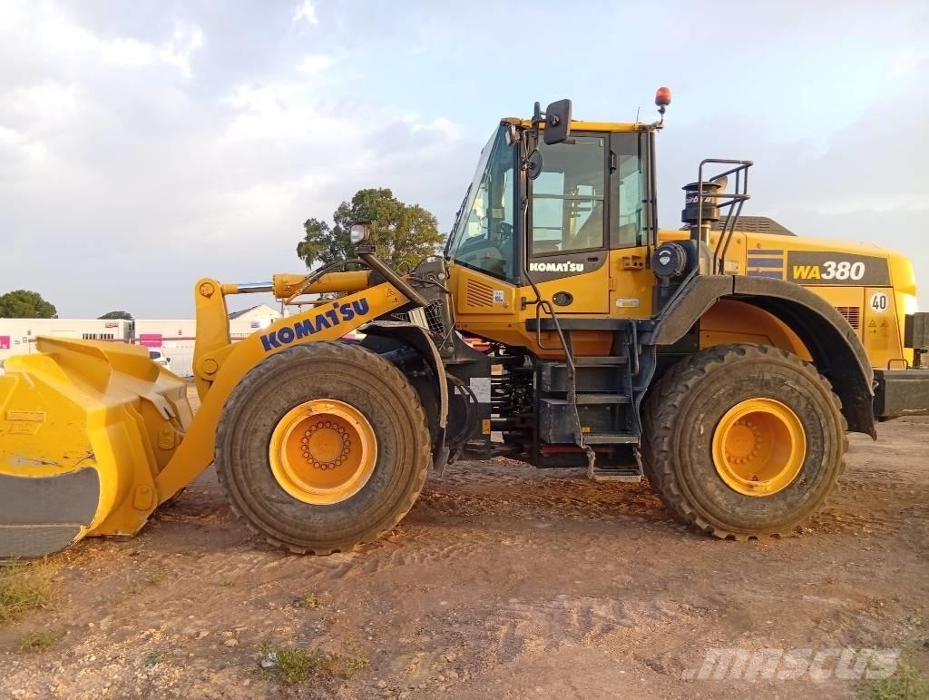 Komatsu WA 380-8 Chargeuse sur pneus