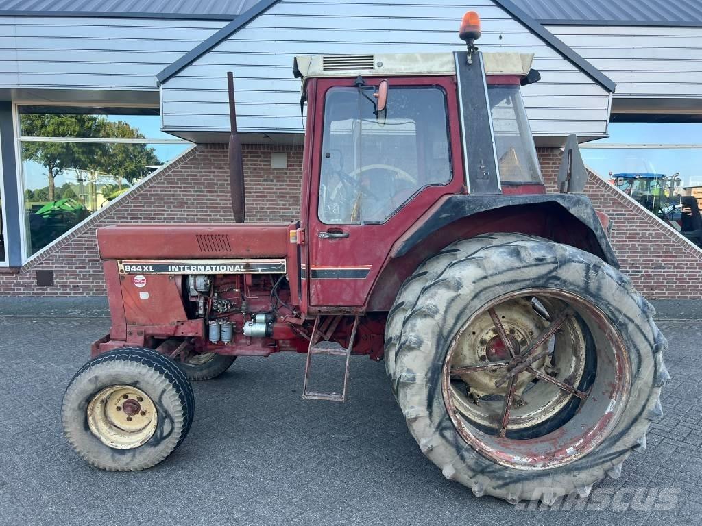 International 844 Tracteur