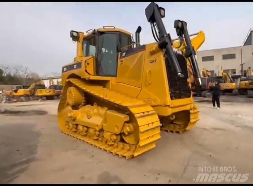 CAT D 8 T Bouteurs sur chenilles