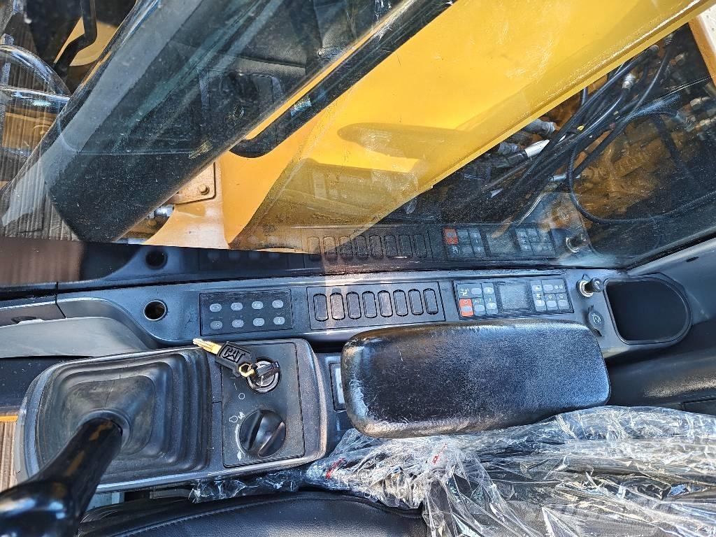 CAT 312 D Pelle sur chenilles