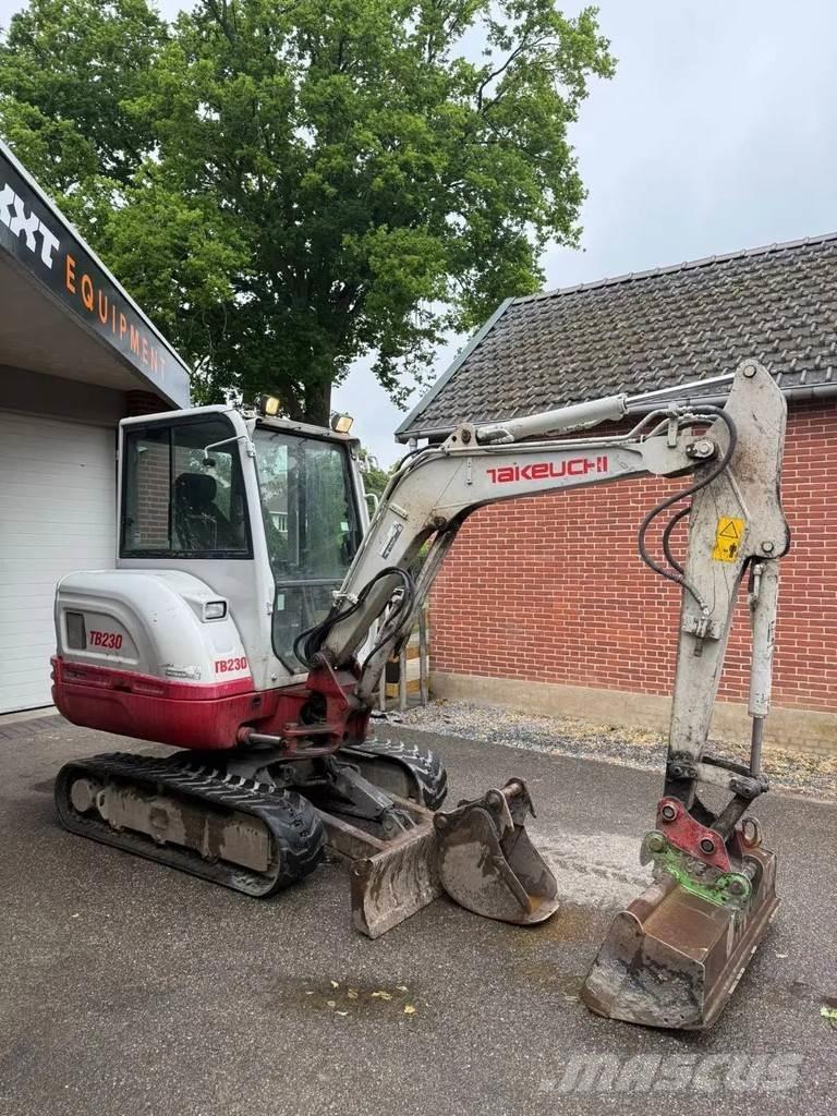 Takeuchi TB230 Mini pelle < 7t