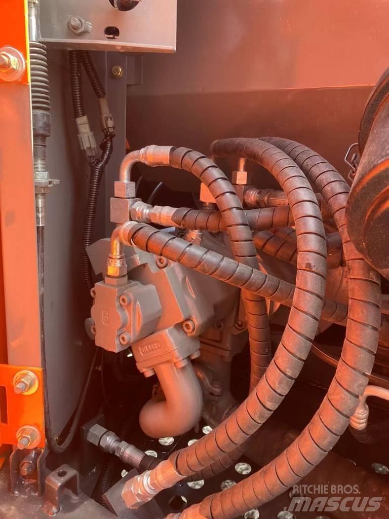 Hitachi 70-5A Pelle sur chenilles