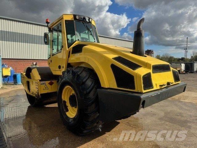 Bomag BW 213 D H-4 Rouleaux monocylindre