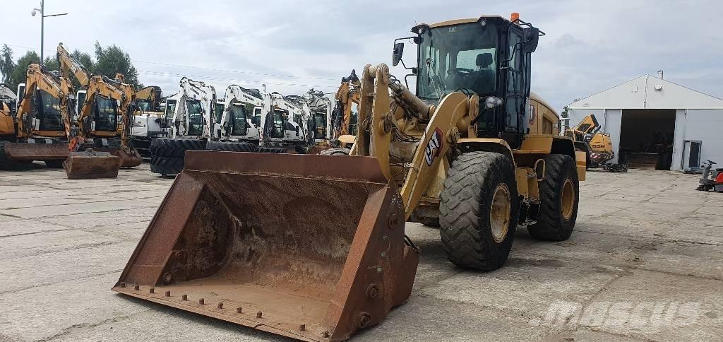 CAT 938M Chargeuse sur pneus