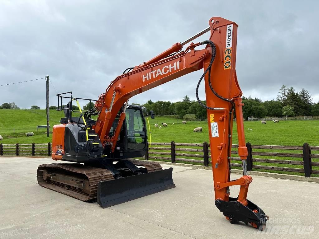 Hitachi ZX 135 US-6 Pelle sur chenilles