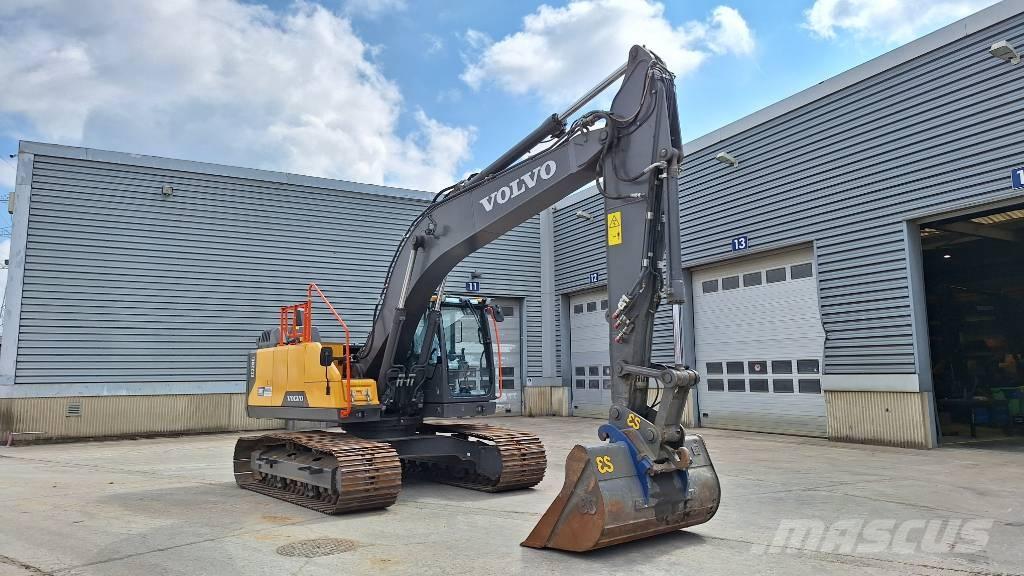 Volvo EC220E Pelle sur chenilles
