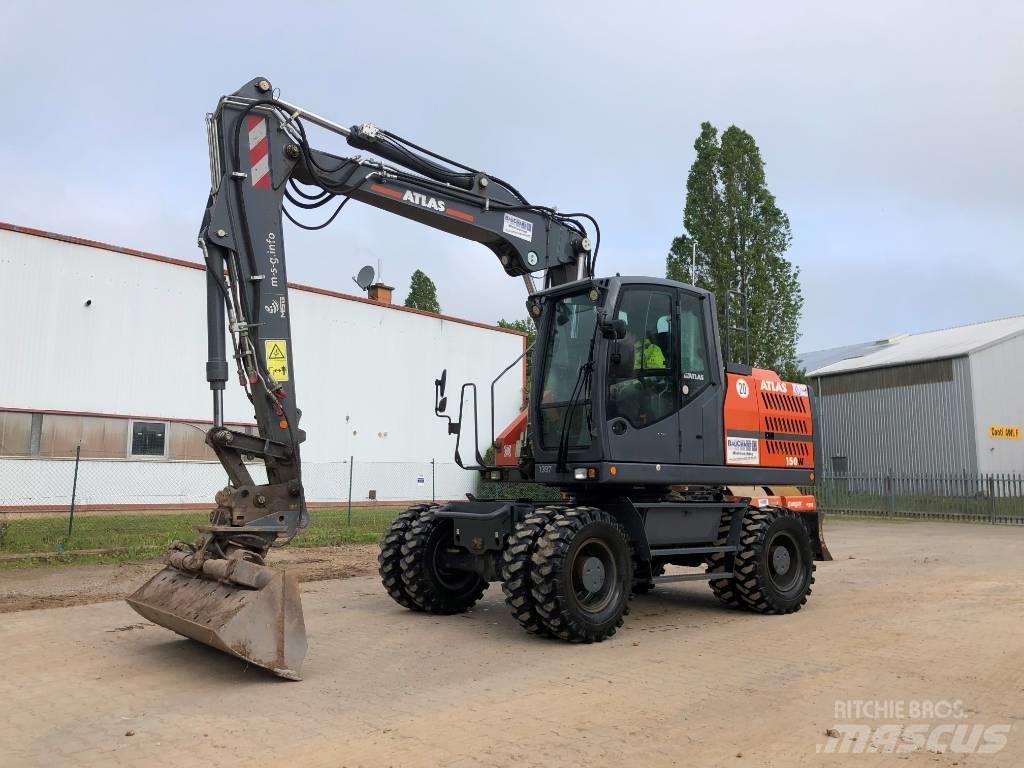 Atlas 150 W Pelle sur pneus