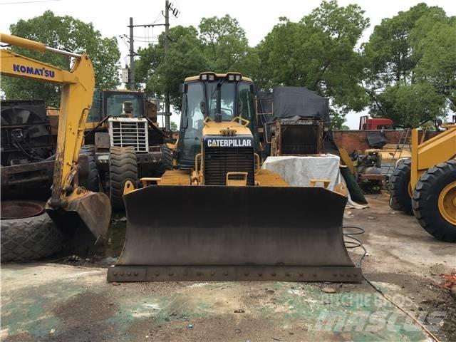 CAT D 5 K Bouteurs sur chenilles