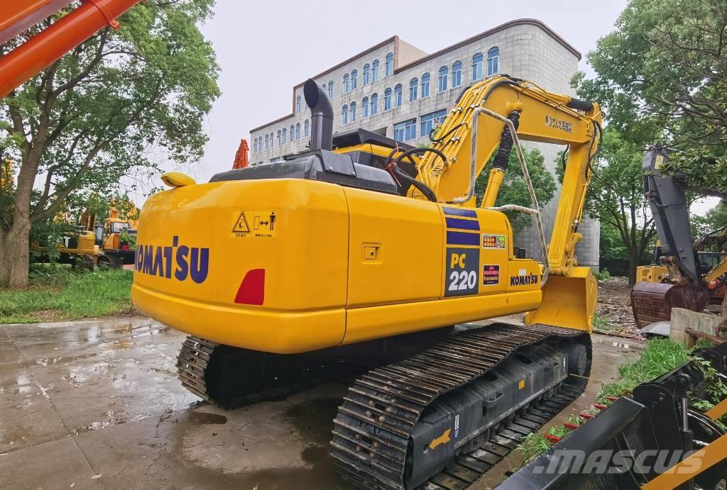 Komatsu PC 220-7 Pelle sur chenilles
