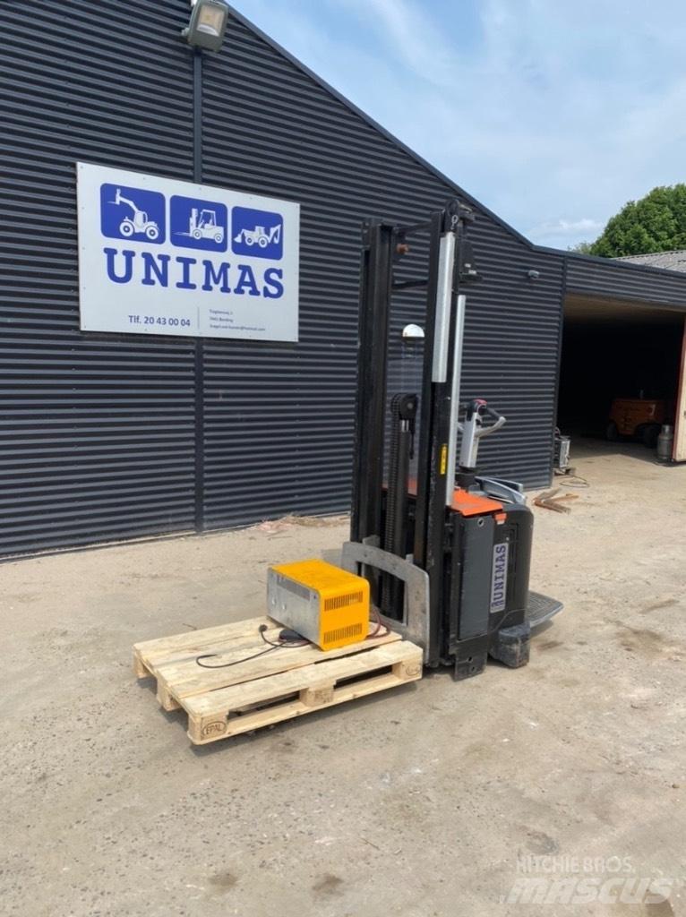 Rocla SP 16 Gerbeur accompagnant