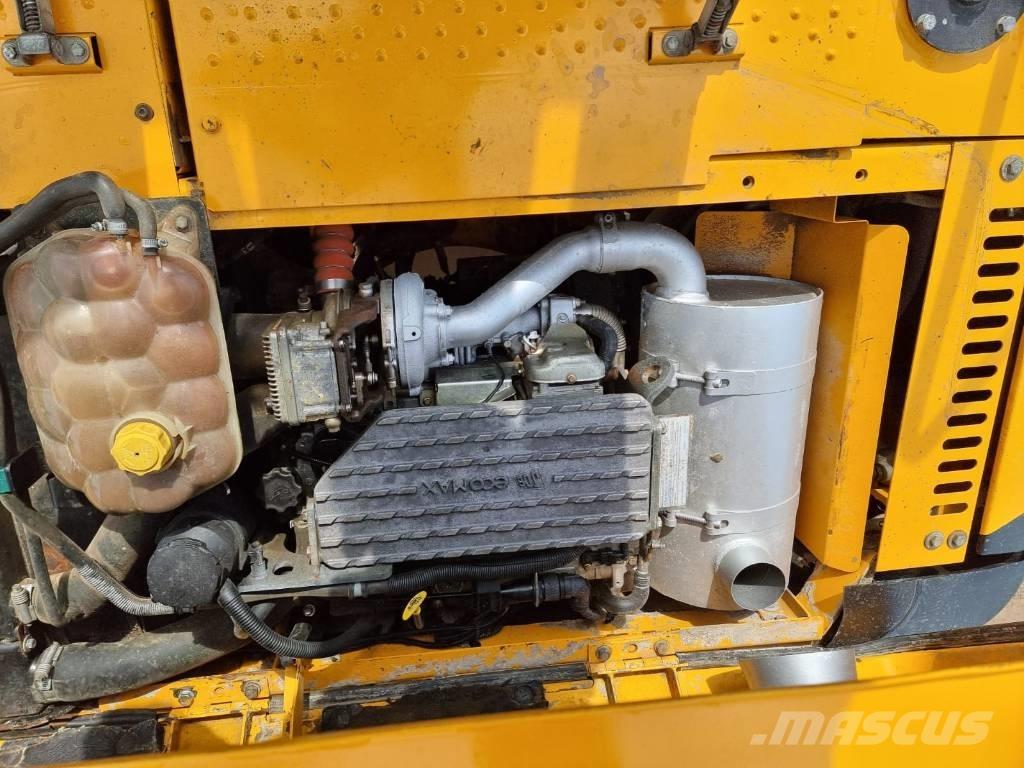JCB JS 130 LC Pelle sur chenilles