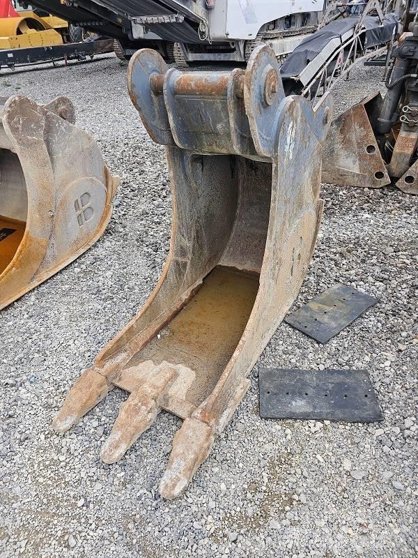 CAT 323-07B Pelle sur chenilles