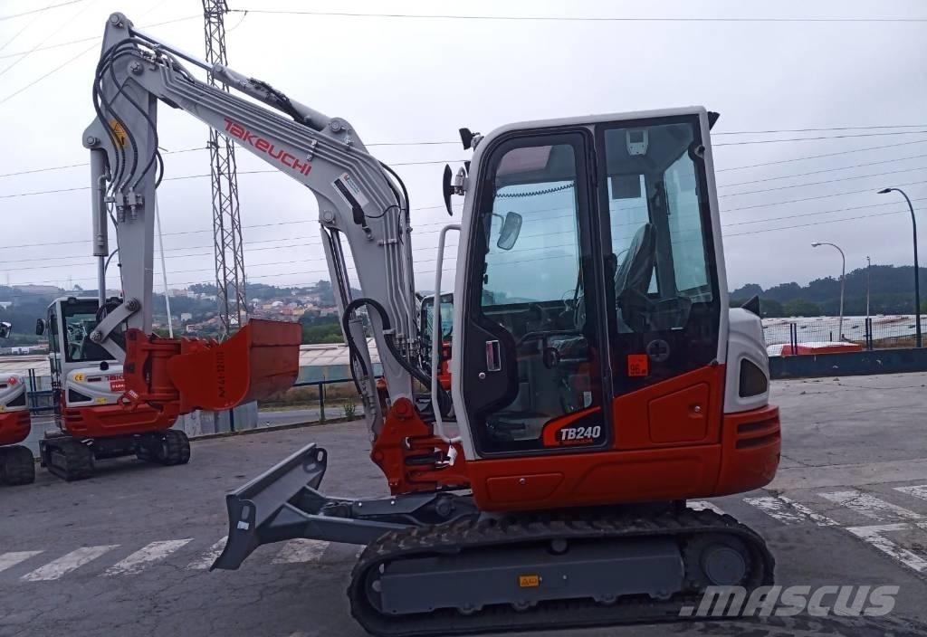 Takeuchi TB 240 Mini pelle < 7t
