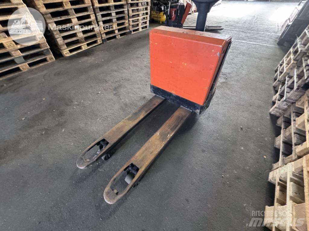 BT LWE 180 Transpalette accompagnant