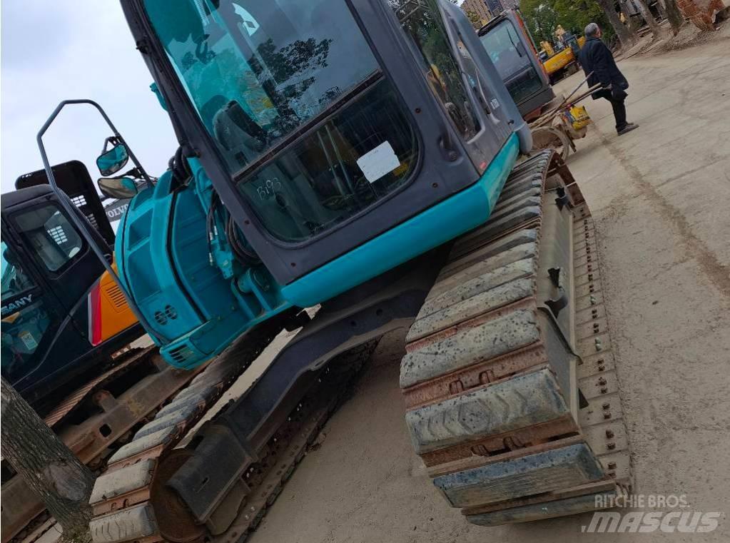 Kobelco SK 135 SR Pelle sur chenilles