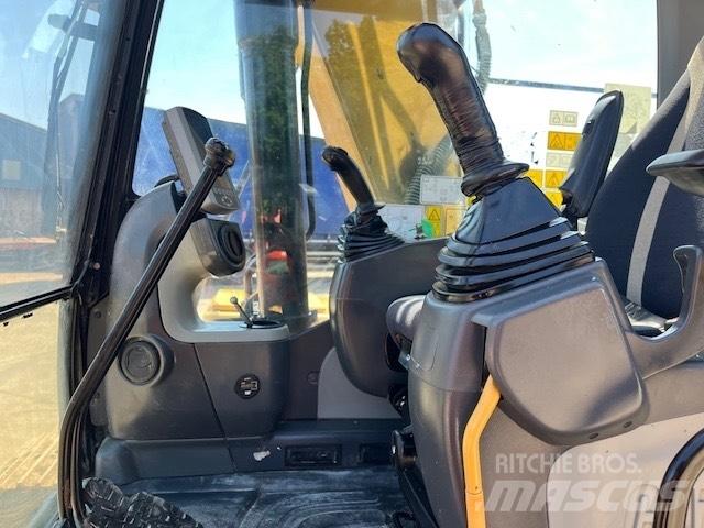 CAT 313 F LGC Pelle sur chenilles