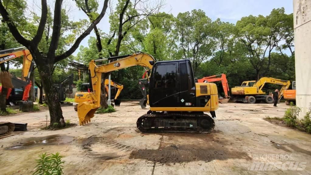 CAT 307 Pelle sur chenilles