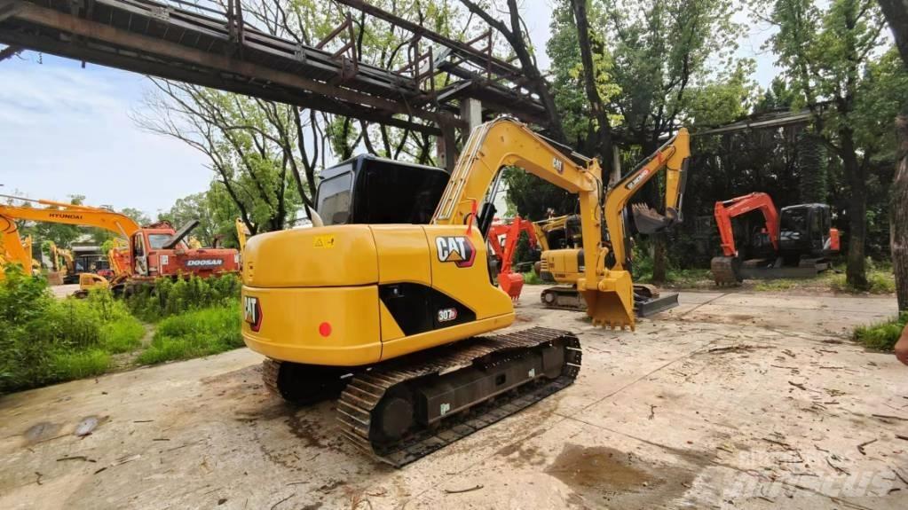 CAT 307 Pelle sur chenilles