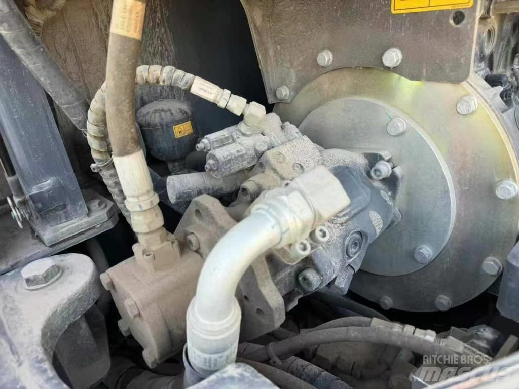 Doosan DX60W Pelle sur pneus