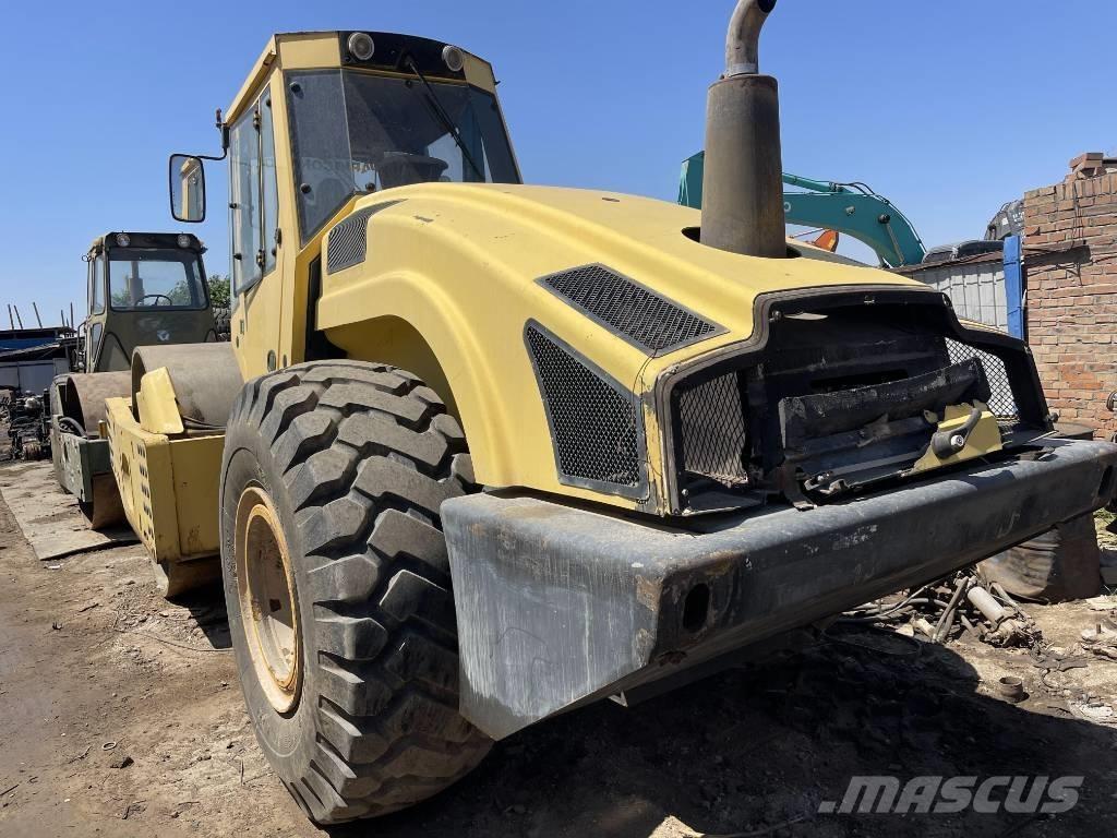Bomag 226-4 Rouleaux monocylindre