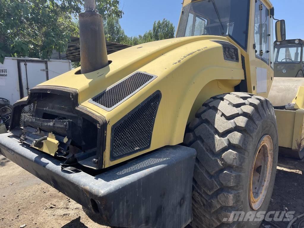 Bomag 226-4 Rouleaux monocylindre