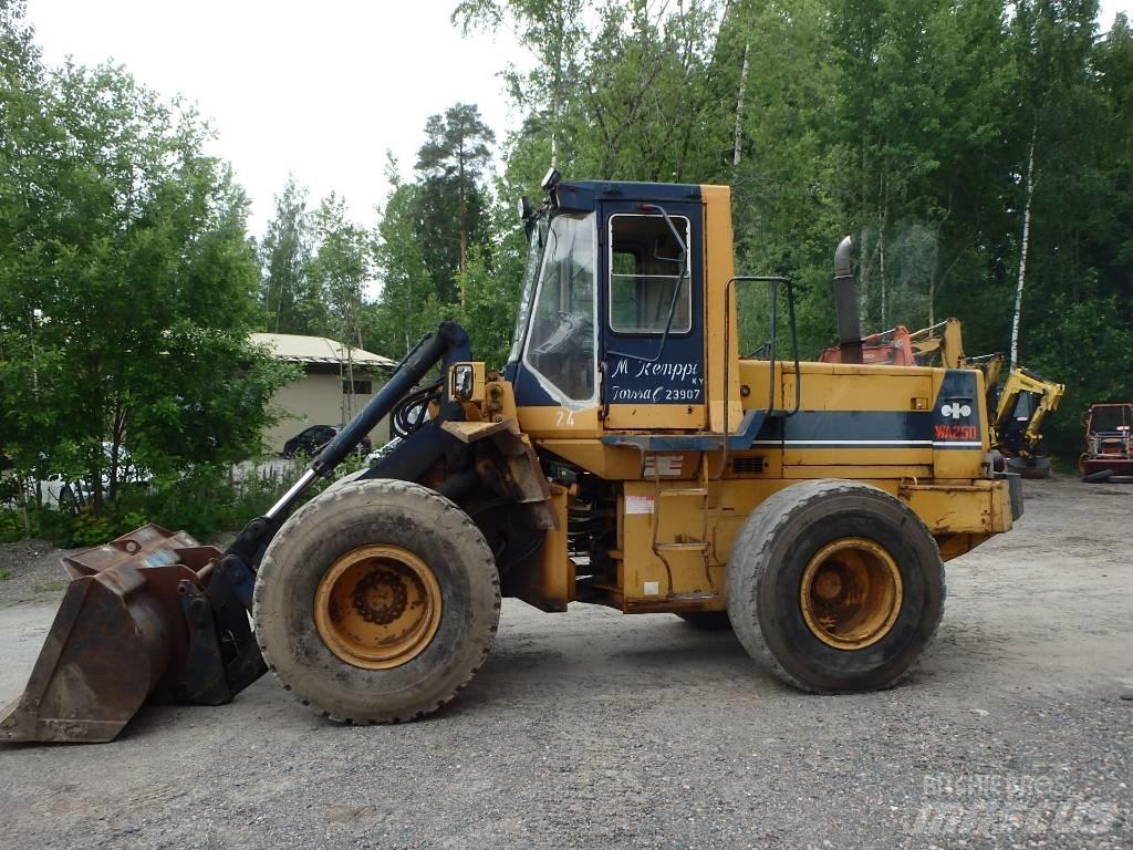 Komatsu WA 250-1 Chargeuse sur pneus