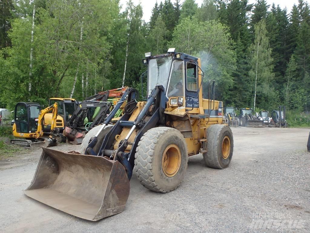 Komatsu WA 250-1 Chargeuse sur pneus