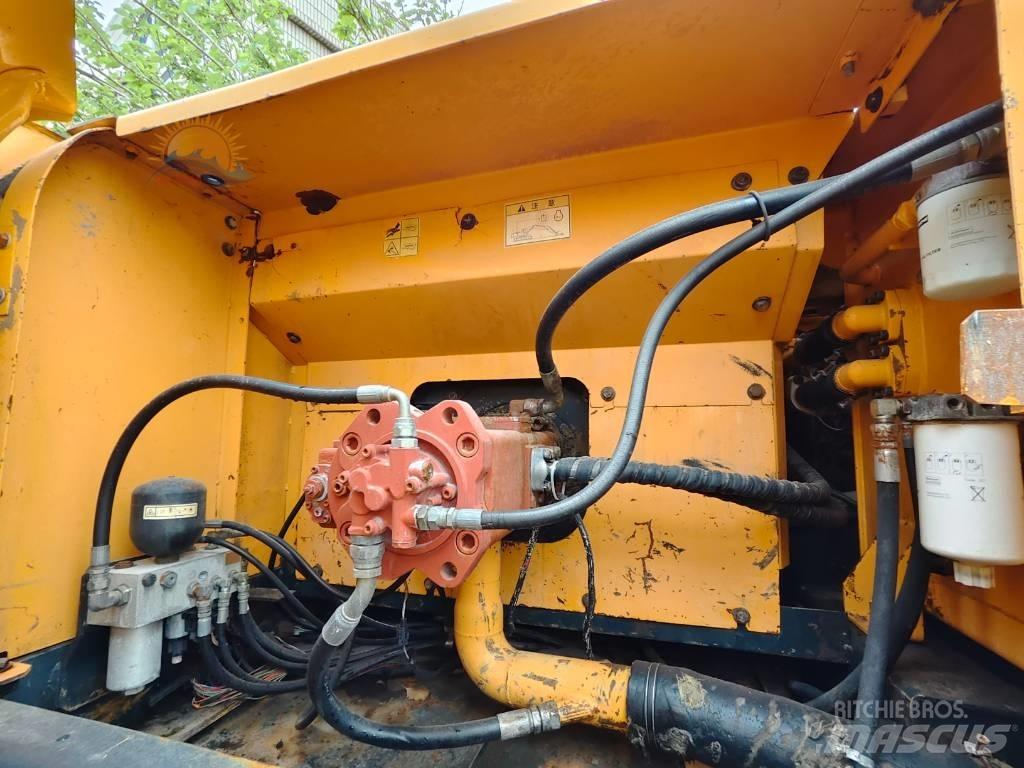 Hyundai R 300 LC-9S Pelle sur chenilles