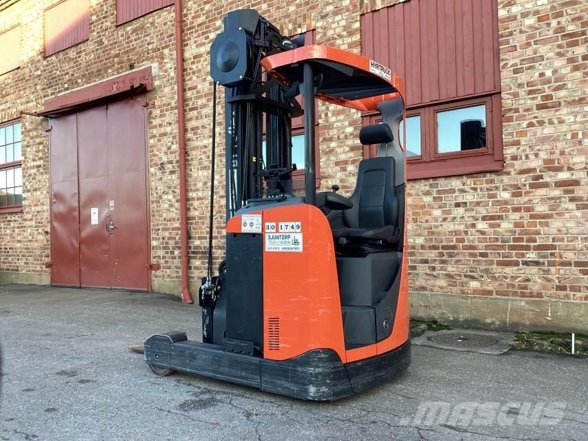 BT RRE 160 Chariot à mât rétractable