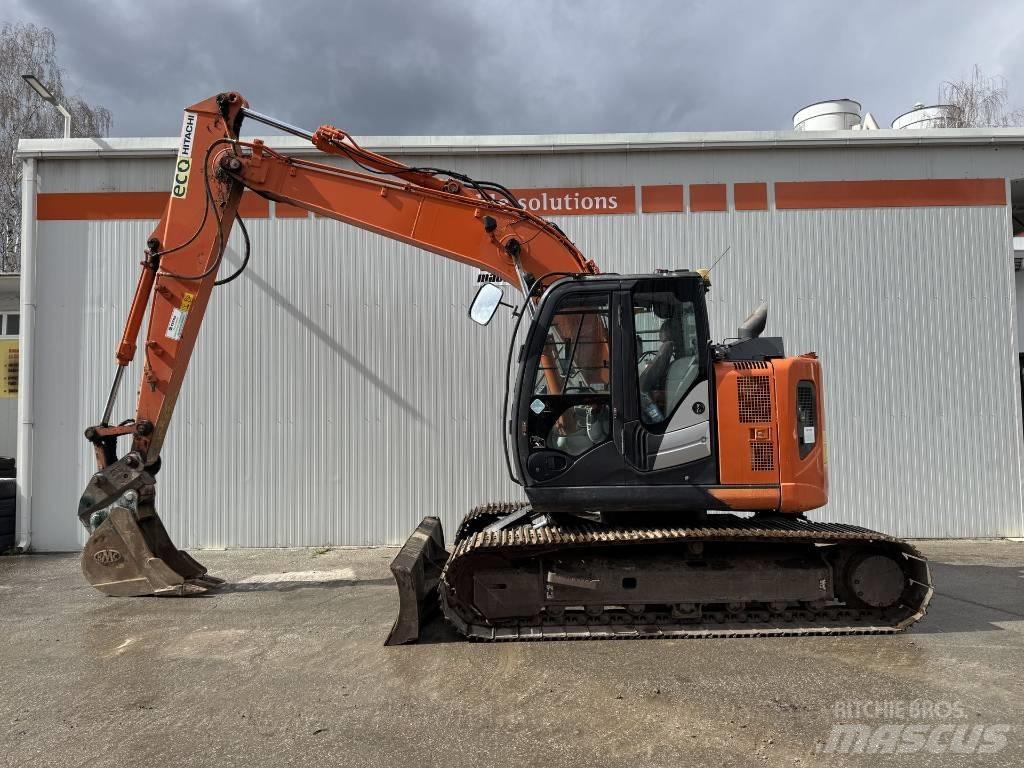Hitachi ZX 135 US-6 Pelle sur chenilles