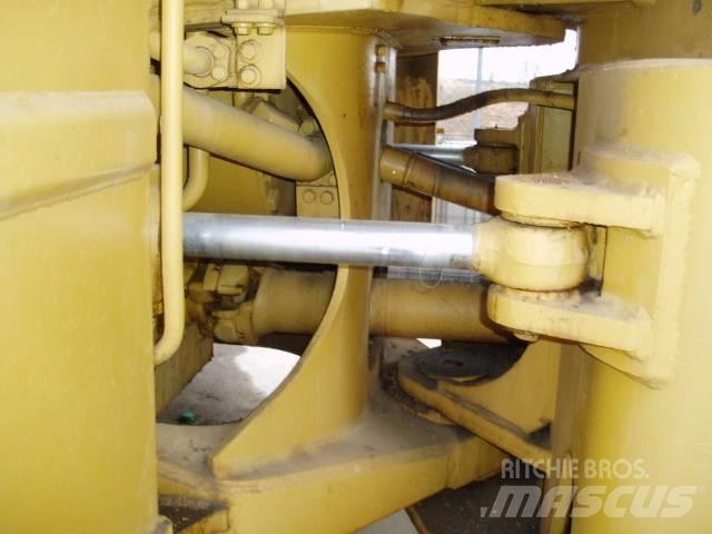 CAT 992 B Chargeuse sur pneus