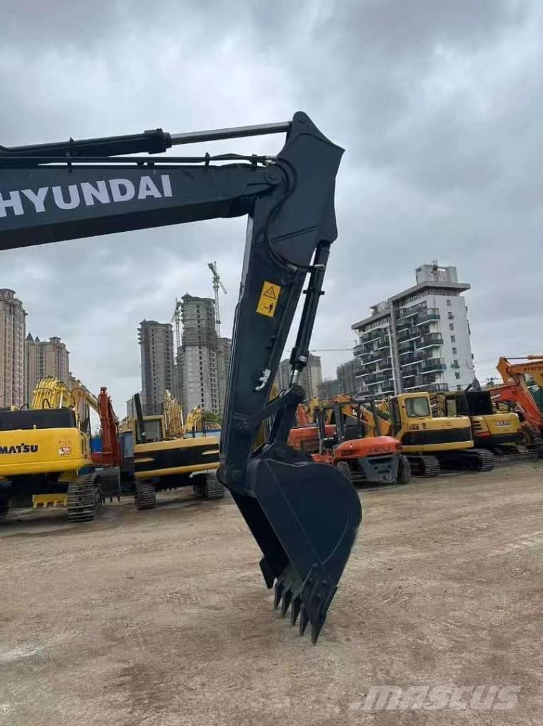 Hyundai 225LC-9T Pelle sur chenilles