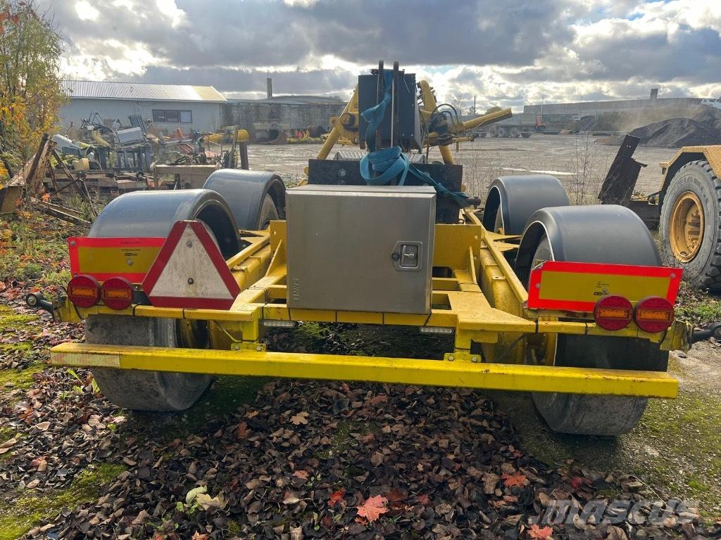 Lokomo AH132 Niveleuse