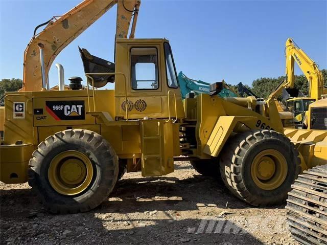 CAT 966 F Chargeuse sur pneus