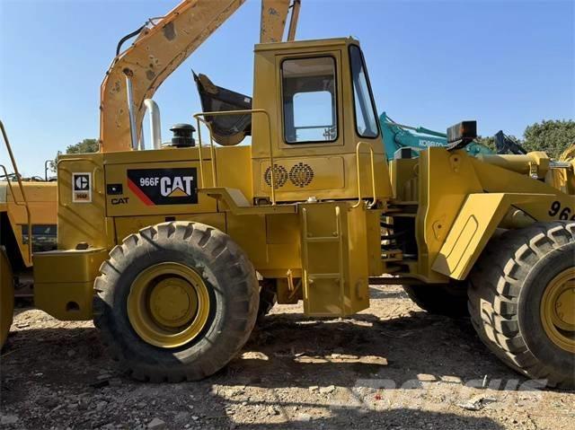 CAT 966 F Chargeuse sur pneus