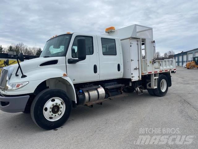 International MV 607 Camion benne