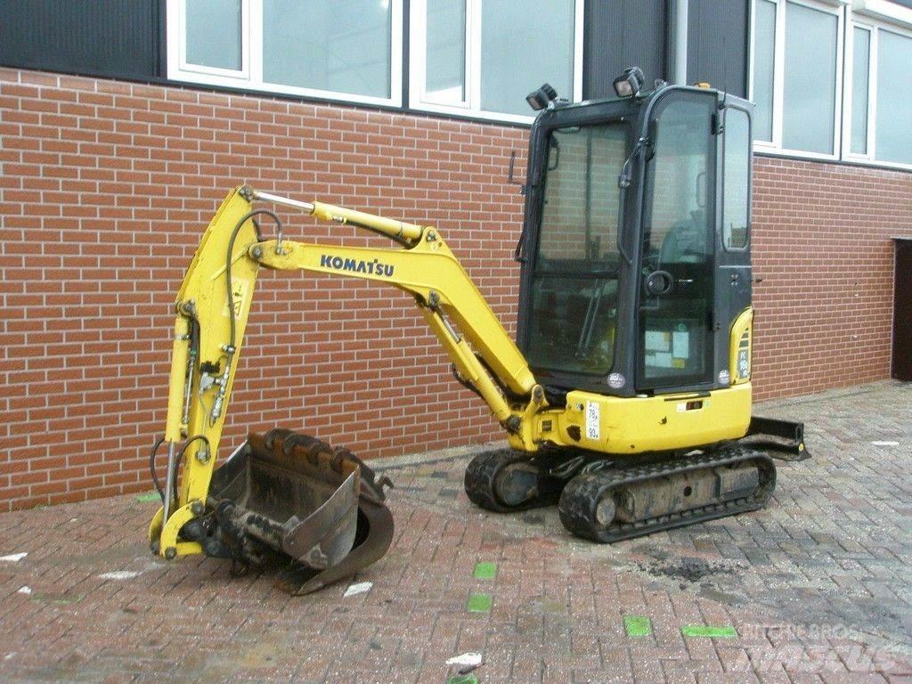 Komatsu PC16R-3HS Mini pelle < 7t