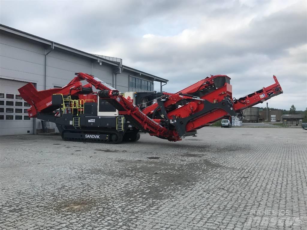 Sandvik QH 332 DDHS Concasseur mobile