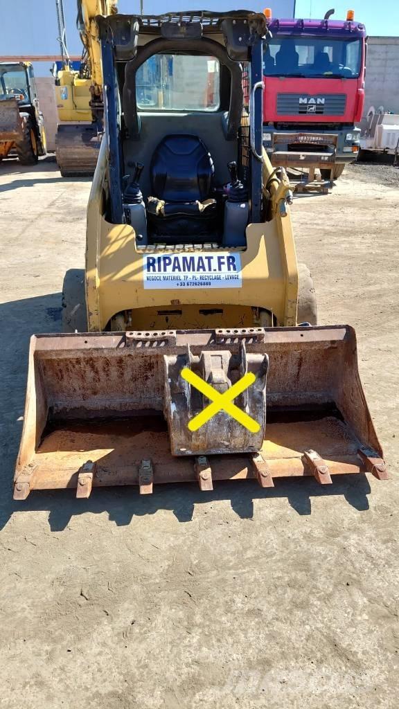 CAT 216 B Mini chargeuse