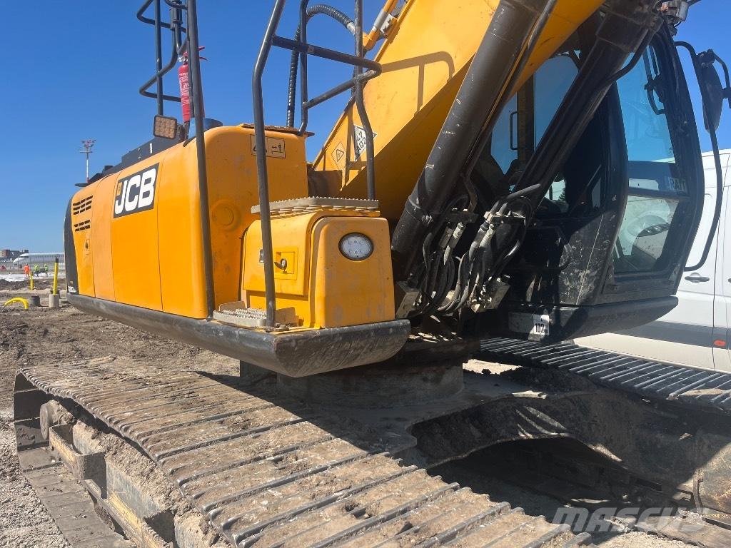 JCB JS 220 LC Pelle sur chenilles