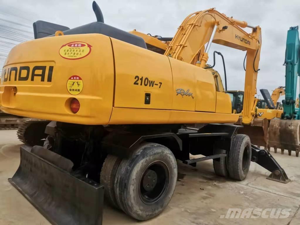 Hyundai 210-7 Pelle sur pneus