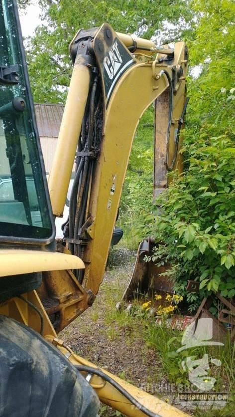 CAT 420 D Tractopelle