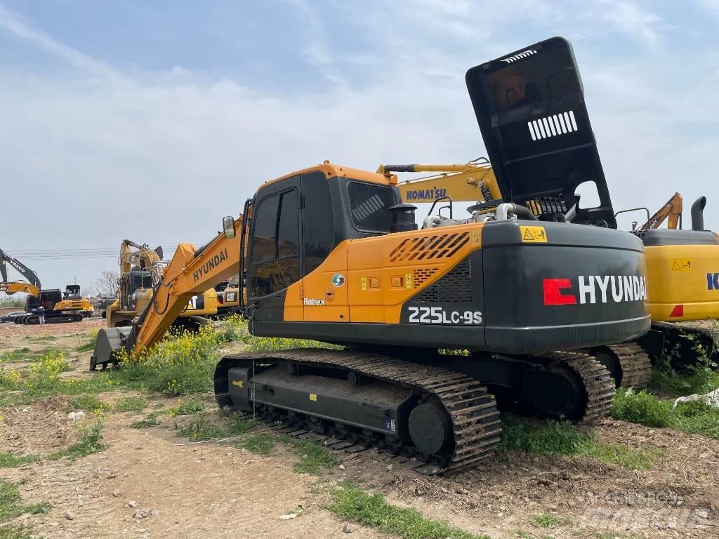 Hyundai 220LC-9S Pelle sur chenilles
