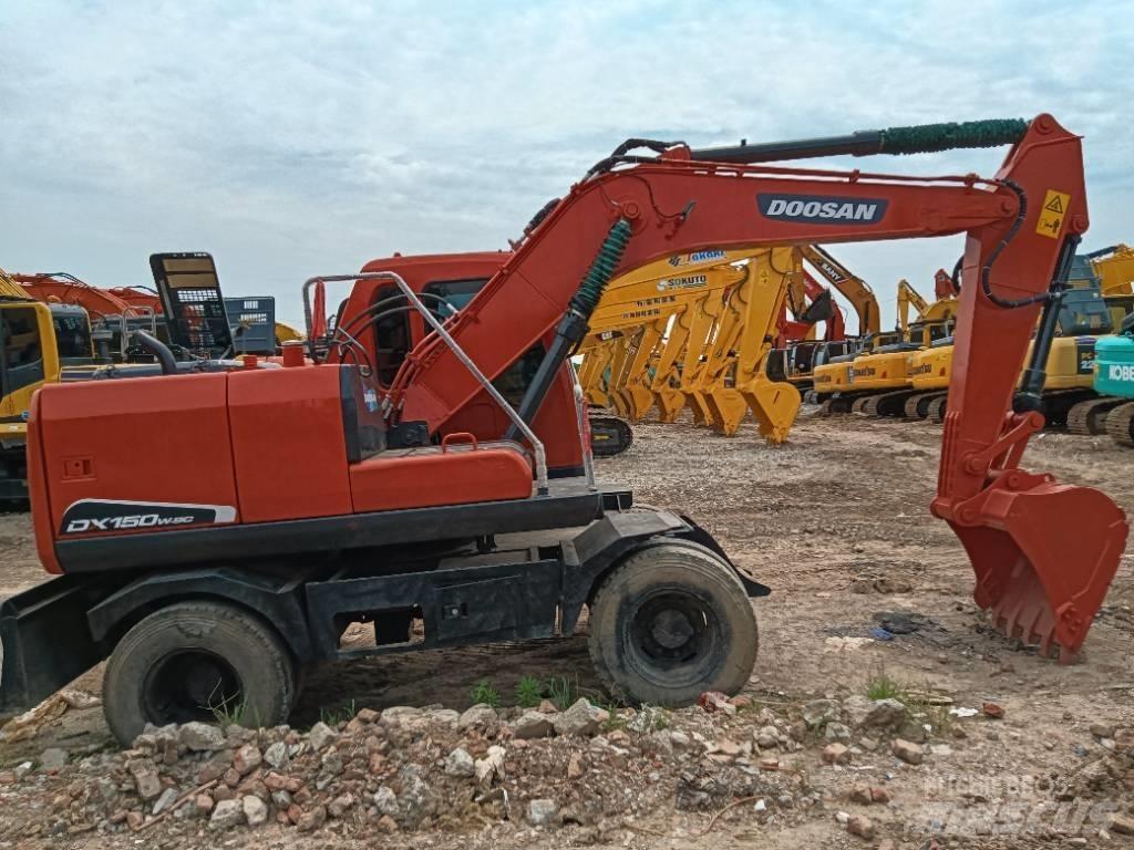 Doosan DH 150 W-7 Pelle sur chenilles