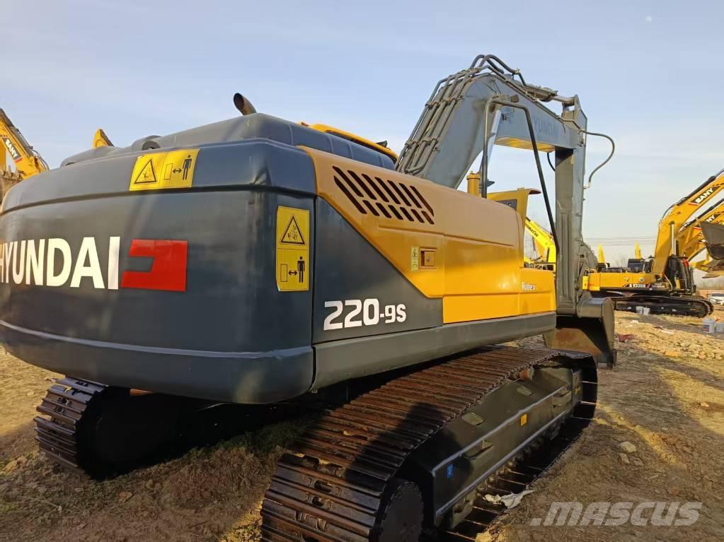 Hyundai 220-9s Pelle sur chenilles