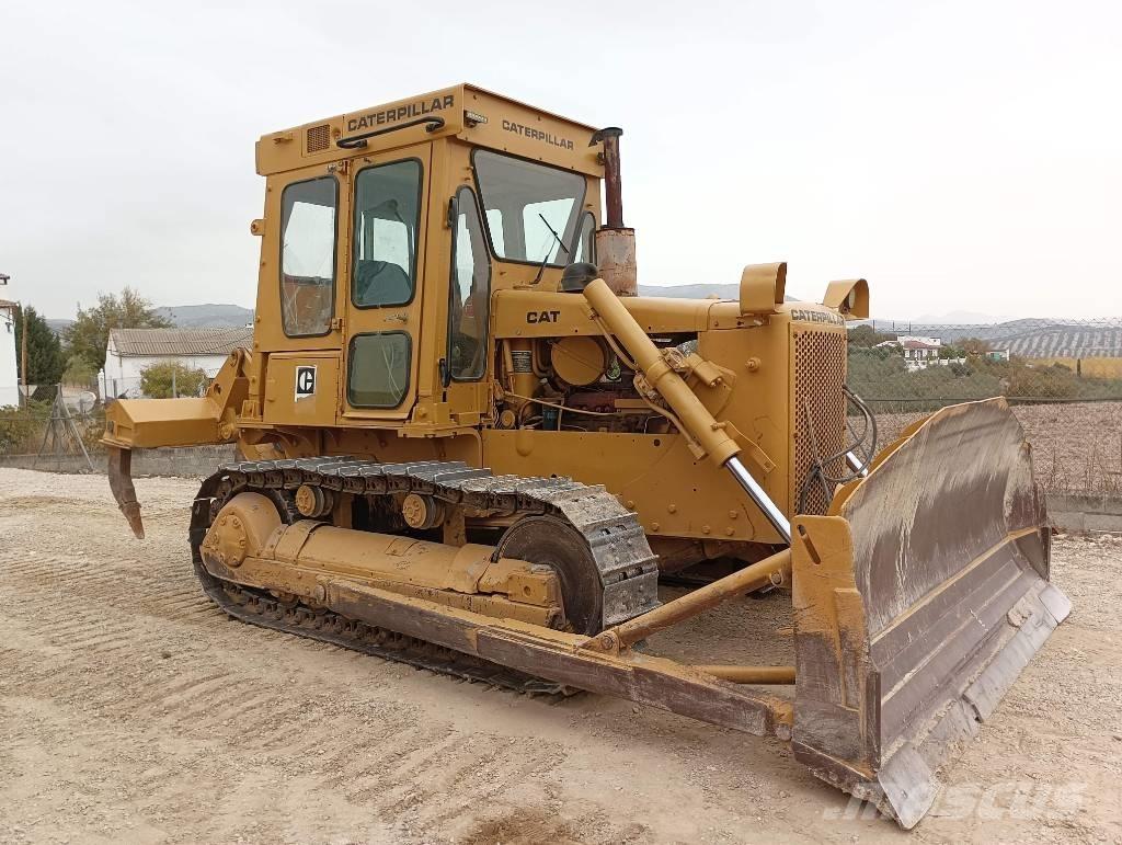 CAT D 5 B Bouteurs sur chenilles