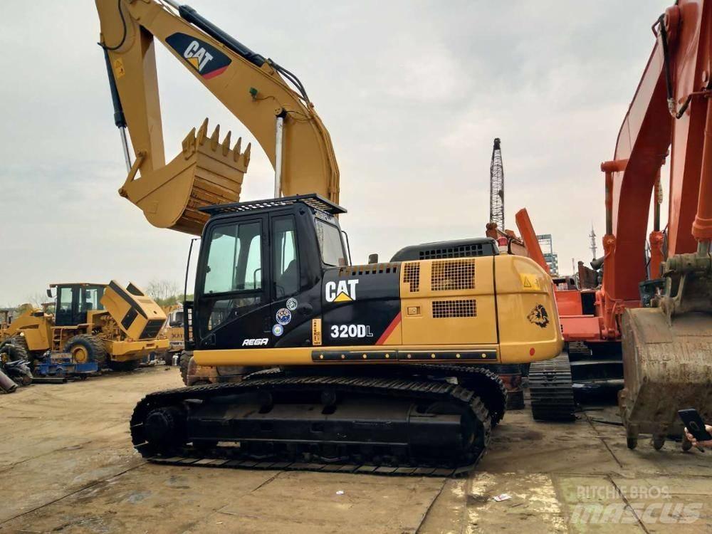 CAT 320D Pelle sur chenilles