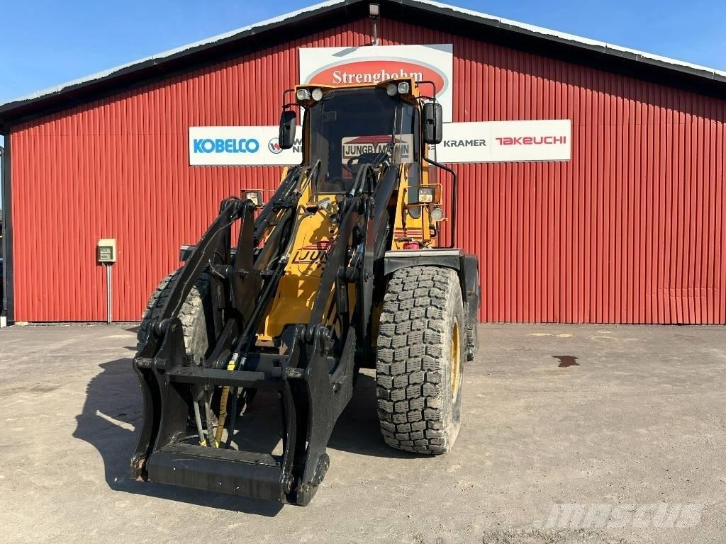 Ljungby L 15 Chargeuse sur pneus